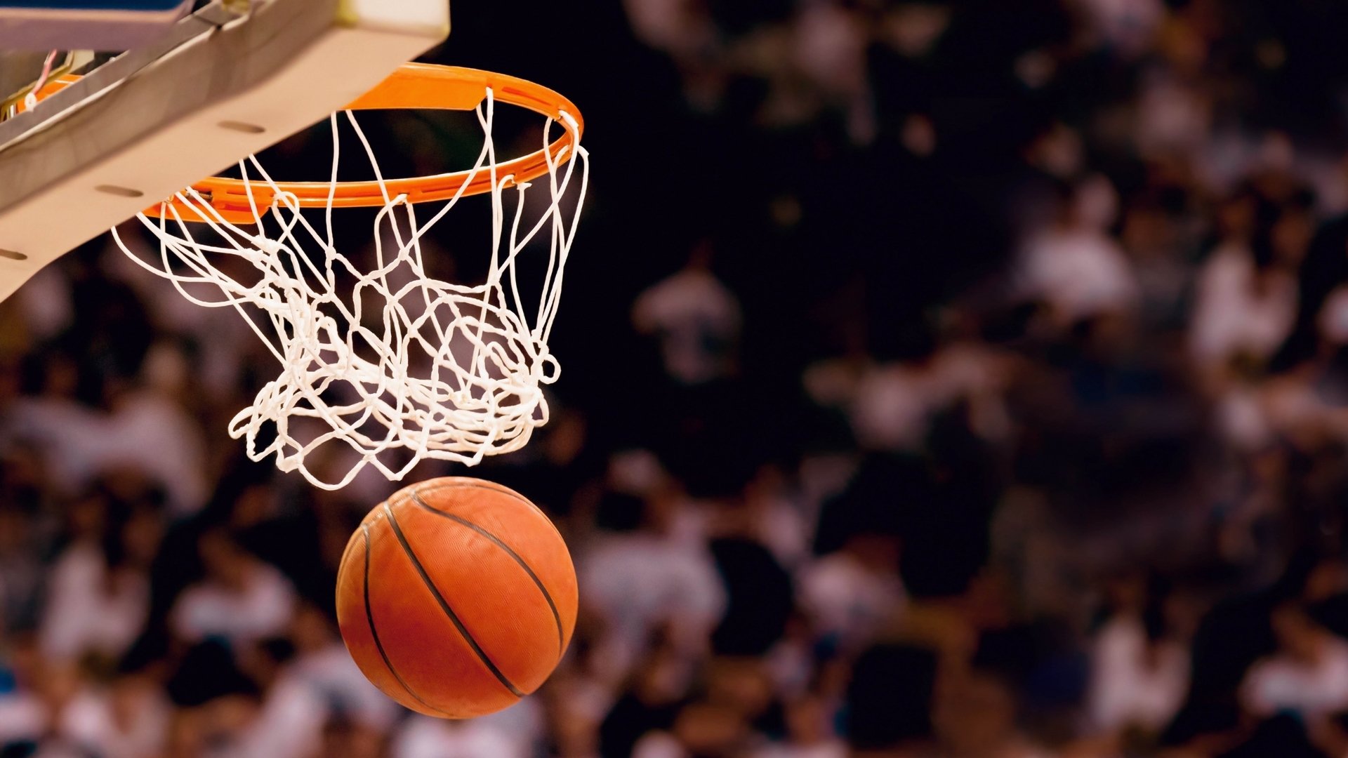 kaiyun官方-红黑闪电五连鞭，5分钟击穿银河战舰，本泽马的防线竟是纸糊的？红黑闪电五连鞭，5分钟打爆银河战舰！本泽马防线形同虚设？